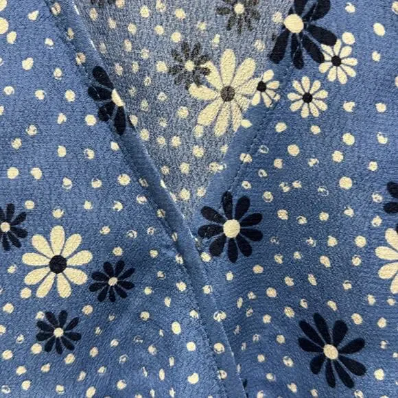 Talbots NWT wrap Blue Daisy Print long sleeves Blouse. - Picture 6 of 10